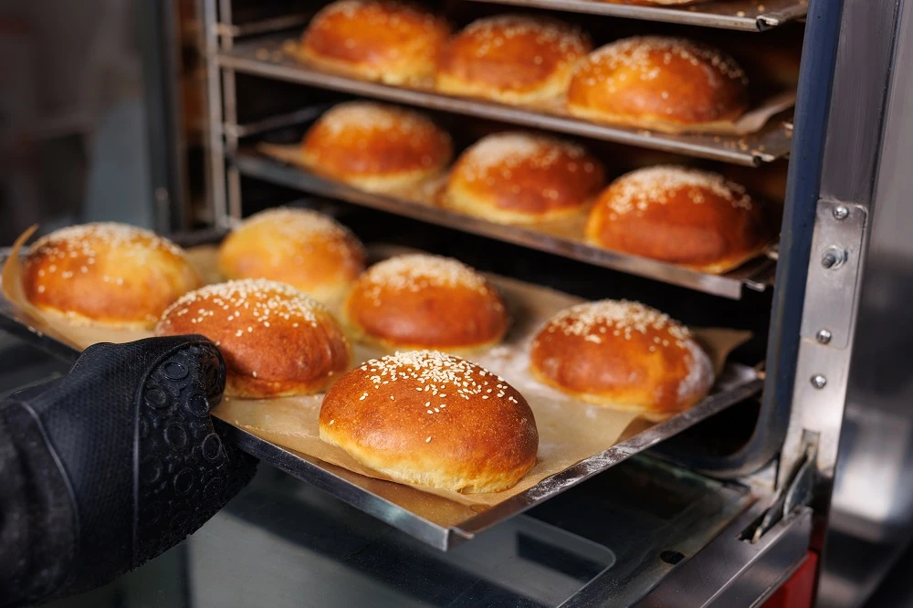 معدات المخابز والأفران